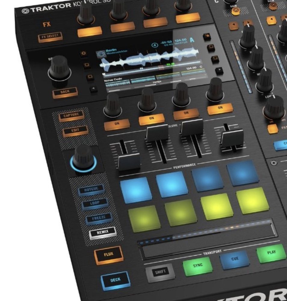Mesa de Mezclas Traktor S8